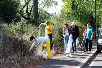 Action de Nettoyage sur les alentours du Quai des Carmes avec l&#39; Association CLEAN - Les Amis de la Propreté