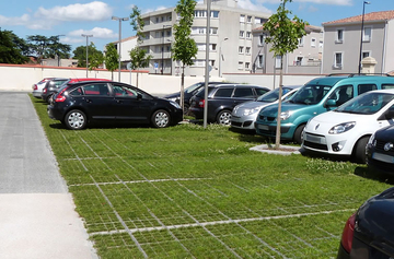 Création  de places de parking végétalisées