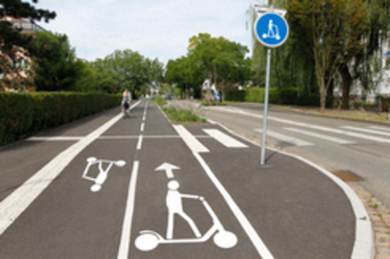 Des voies sécurisées pour les trottinettes et  les vélos